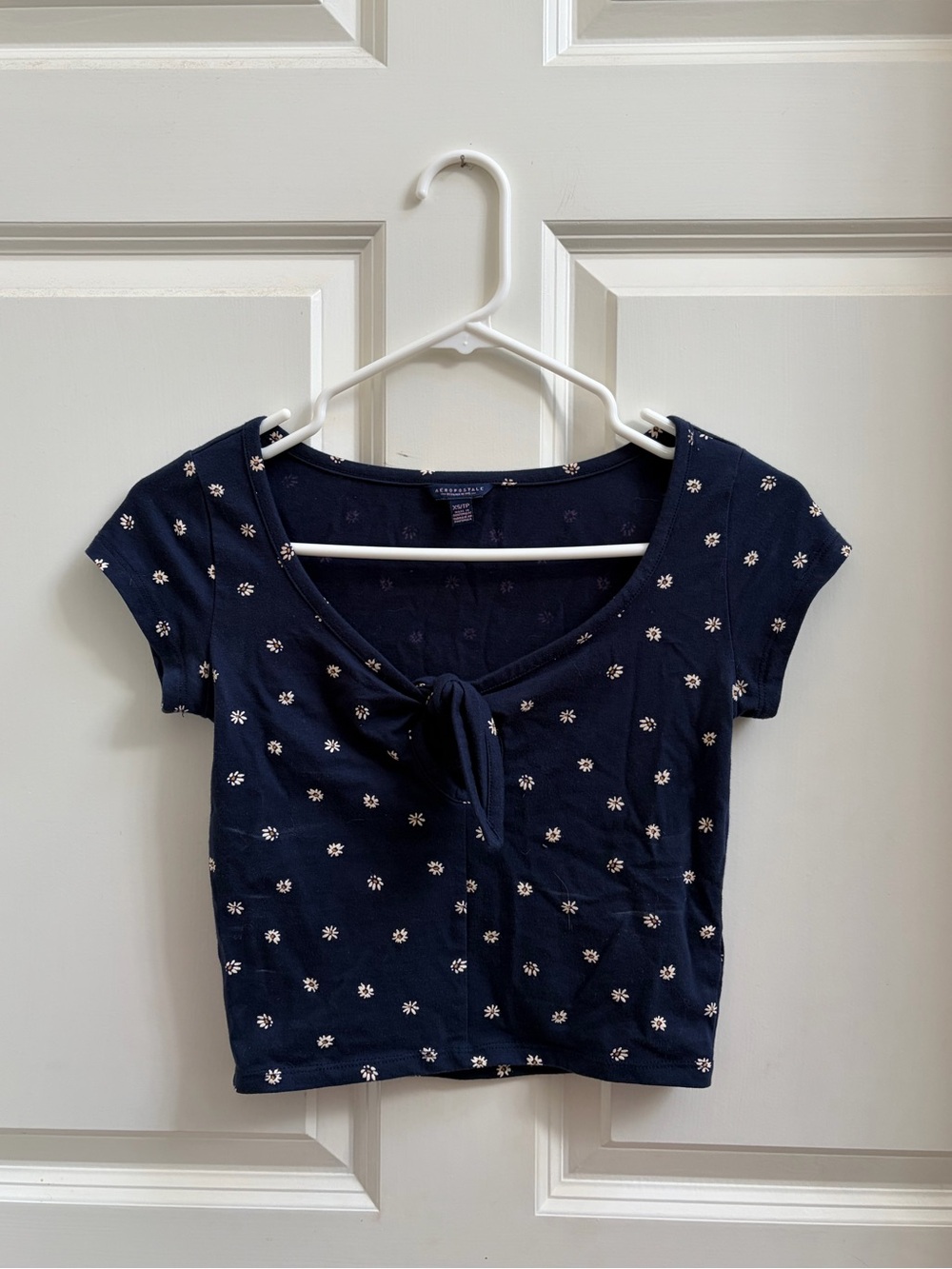Aeropostale Navy Floral Tie-Front Crop Top